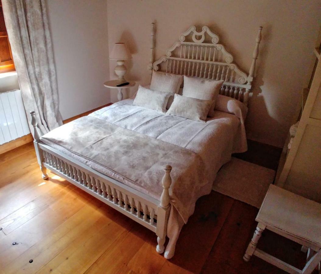 Trisileja En Novales Hotell Eksteriør bilde